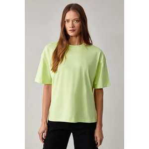 Jemmy Kadın %100 Organik Pamuk Relaxed Fit Yırtmaçlı Yuvarlak Yakalı Neon Yeşil T-Shirt