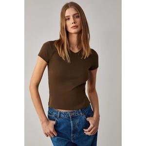 Masroutı Kadın Slim Fit V Yaka Kısa Kol Kahverengi T-shirt
