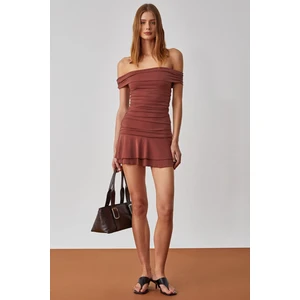 SEVGRES Kadın Omuz Açık Slim Kısa Paça Kahverengi Elbise
