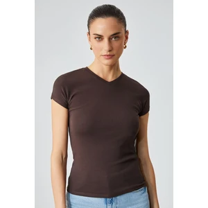 Marta Kadın V Yaka Kısa Kol Slim Kahverengi T-shirt