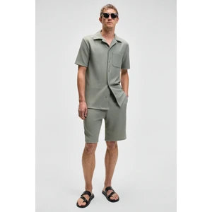 Malyes Erkek Beli Lastikli Kordonlu Yanda Çift Arkada Tek Cepli Relaxed Fit Haki Şort & Bermuda