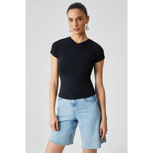 Marta Kadın V Yaka Kısa Kol Slim Siyah T-shirt