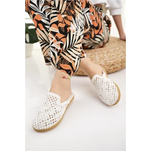 Kadın Hasır Terlik Beyaz Önü Kapalı Örgü Dantel Triko Nakış Detaylı Şık Yeni Sezon Yazlık Ev Plaj Tatil Terliği
