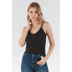 Fitilli Askıları Taş Detaylı V Yaka Bluz