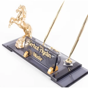 Şaha Kalkmış At Biblolu Elit Kristal Isimlik Masa Isimliği Çift Kalemli Isimlik Lüks Ofis Hediyesi
