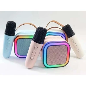 KABLOSUZ BLUETOOTH İLE BAĞLANABİLİR HOPARLÖR AUX GİRİŞLİ TYP-C İLE ŞARJ OLAN USB İLE BİLGİSAYARA BAĞLANABİLEN  VE  5 SES EFEKTLİ RGB RENKLİ IŞIKLI KARAOKE MİKROFON SETİ 
