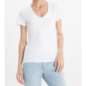 Beyaz V Yaka Pamuklu T-Shirt