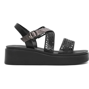 Kadın Siyah Bilekten Tokalı Kalın Tabanlı Sandalet 25SFE465818