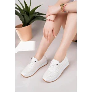 Beyaz Lastik Bağcıklı Ortopedik Anne Spor Ayakkabı