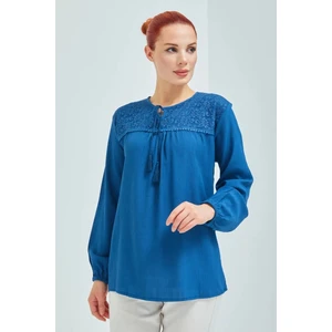 Kadın Yaka Detaylı Şile Bezi Anne Bluz