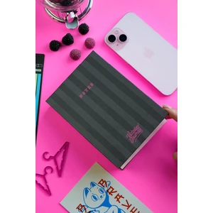 Victoria's Journals Masa Üstü Sert Kapaklı Notluk. 80 Gram Ivory Kağıt , 340 Yaprak. 11X15,8 Cm. Renkli Kenar.