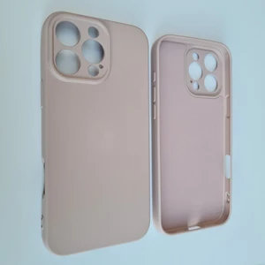 Apple iPhone 16 Pro Max (6.9inç) İle Uyumlu Logosuz Kamera Korumalı Içi Kadife Lansman Silikon Kılıf