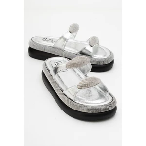 Fınery Gümüş Taşlı Tokalı Kadın Kalın Tabanlı Terlik