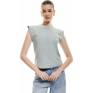 Pamuklu Bisiklet Yaka Kolsuz Basic Tişört