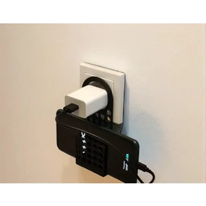 Priz Üstü Telefon Tutucu | Sağlam ve Pratik Şarj Askısı | Duvar Askılık Telefon Tutucu