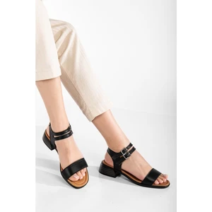 Kadın Hakiki Deri Bantlı Alçak Topuklu Sandalet - Siyah