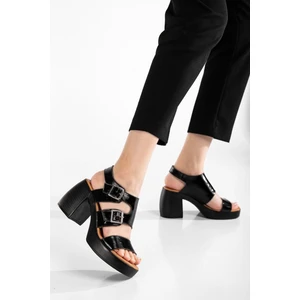 Kadın Hakiki Deri Tokalı Kalın Topuklu Sandalet - Siyah Rugan