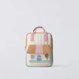 2025 Yeni Ağaç Evi Nakış Ebeveyn-Çocuk Çıkış Kontrastlı Renkli Erkek ve Kız Sırt Çantası Elde Hafif Backpackcolor: Bej (Yurt Dışından)