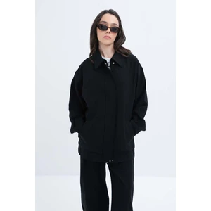 Siyah-Etek Ucu Lastikli Fermuarlı Ceket