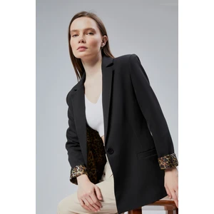 Kadın Kruvaze Yaka Kolu Katlama Detaylı Regular Vatkalı Blazer Ceket