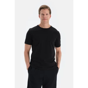 Siyah Bisiklet Yaka Ipek Apre Kısa Kollu Tişört