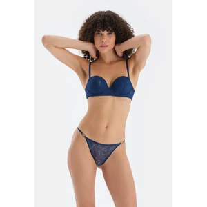 Lacivert Aksesuar Detaylı Dantelli Thong Külot