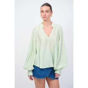 Moda Tutkusu V Yaka Bluz