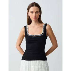 Jimmy Key Siyah Dar Kesim Kare Yaka Askılı Bluz