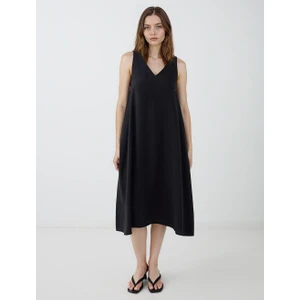 Jimmy Key Siyah V Yaka Bol Kesim Dokuma Elbise