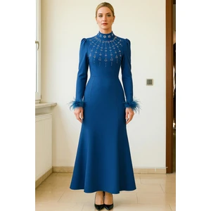 Tesettür Balık Taşlı ve Kolu Tüylü Elbise