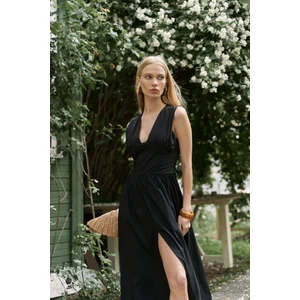 Emilia Korse Detay Siyah Uzun Elbise