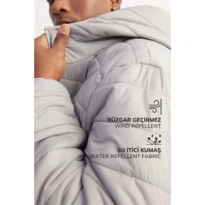 Defactofit Su İtici Regular Fit Kapüşonlu Fermuarlı Mevsimlik Şişme Mont