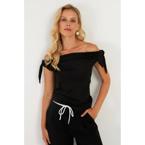 Kadın Siyah Omuz Bağlamalı Bluz EY2851