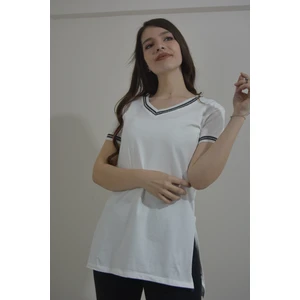 Kadın Yakası ve Kollarında Sim Detaylı V Yaka Beyaz Kisa Kollu Pamuklu T-Shirt