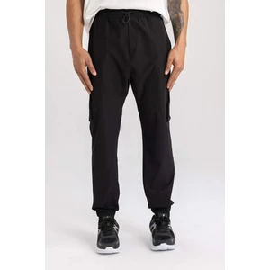 DeFactoFit Sporcu Jogger Eşofman Altı Standart Fit Kargo Cepli Dokuma Beli Paçası Lastikli C0043AX24SP
