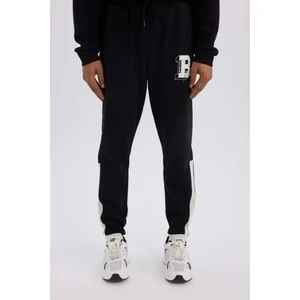 DefactoFit NBA Boston Celtics Jogger Eşofman Altı Standart Fit Beli Bağcıklı Cepli Lastikli Paça D1562AX24WN