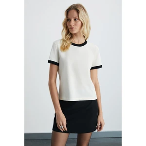 ASHLEY Kadın Ekru T-Shirt