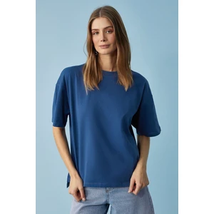 Jemmy Kadın %100 Organik Pamuk Relaxed Fit Yırtmaçlı Yuvarlak Yakalı Lacivert T-Shirt