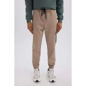 DeFactoFit Sporcu Jogger Eşofman Altı Standart Fit Üç Cepli Beli Bağcıklı Lastikli Paça D3741AX24WN
