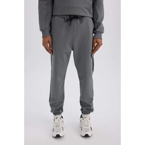 DeFactoFit Sporcu Jogger Eşofman Altı Standart Fit Üç Cepli Beli Bağcıklı Lastikli Paça D3741AX24WN