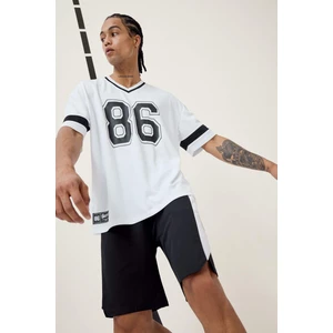 Hızlı Kuruyan Oversize Geniş Kalıp V Yaka Baskılı Sporcu Kısa Kollu Tişört E4118AX25SM