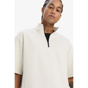 DeFactoFit Standart Fit Dik Yaka Fermuarlı Sporcu Kısa Kollu Skuba Dalgıç Kumaş Tişört E3962AX25SP