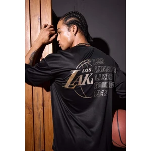 NBA Los Angeles Lakers Boxy Fit Bisiklet Yaka Sırt Baskılı Kısa Kollu Tişört E0348AX25SP
