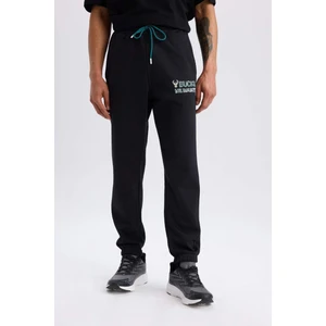 DeFactoFit NBA Milwaukee Bucks Kalın Jogger Eşofman Altı Standart Fit Cepli Beli Bağcıklı Lastikli Paça D6692AX25SP