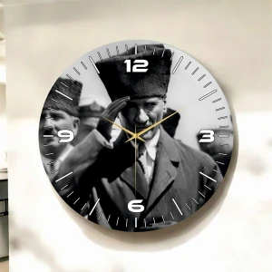 Mustafa Kemal Atatürk Siyah Beyaz Renkli Baskı Sayılı Hediyelik Ahşap Sessiz Duvar Saati 45CM