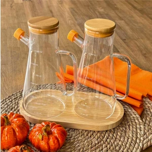 2’li Borosilikat Cam Yağdanlık & Sirkelik Seti – Vakum Kapaklı, 900 Ml, Bambu Stantlı | Masterchef Stil Mutfak Sunumu