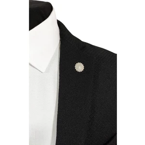 Figürlü Gümüş Gri Renginde Metal Ceket Yaka Iğnesi