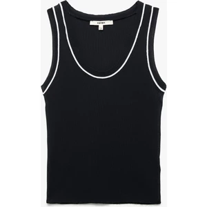 Renk Kontrastlı Kolsuz U Yaka Triko Atlet