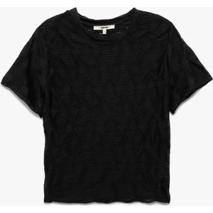 Bürümcük Kumaş Dokulu Slim Fit Kısa Kollu Bisiklet Yaka Tişört