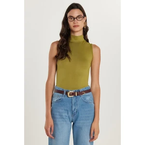 Kadın Regular Fit Klasik Kesim Viskon Kumaş Balıkçı Yaka Sıfır Kol Yeşil Bluz